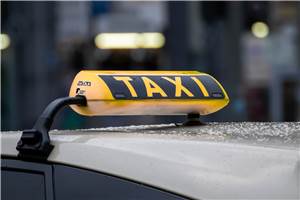 Koblenz: Unbelehrbarer Taxifahrer ohne Führerschein unterwegs