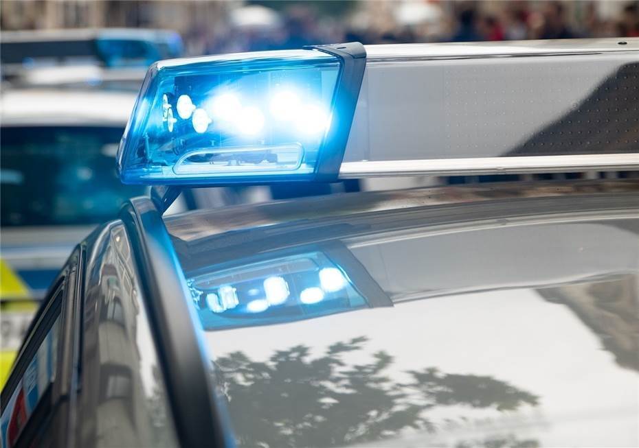 Neuwied: Fahrerscheibe eingeschlagen und Geldbörse gestohlen