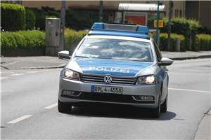 Neuwied: BMW verunfallt nach Überholmanövern