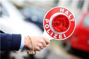 Koblenz: Autoposer lässt Sportwagen aufheulen - vor der Polizei