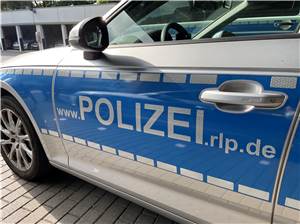 Linz: Verkehrsunfallflucht auf Parkplatz