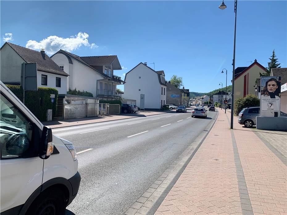 B9 in Bad Breisig: 68-Jährige von Taxi angefahren 