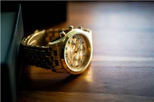 Neuwied: Hochwertige Armbanduhr während Rangelei geklaut