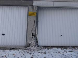 Bonn: Lamborghini-Fahrer demoliert Garage 