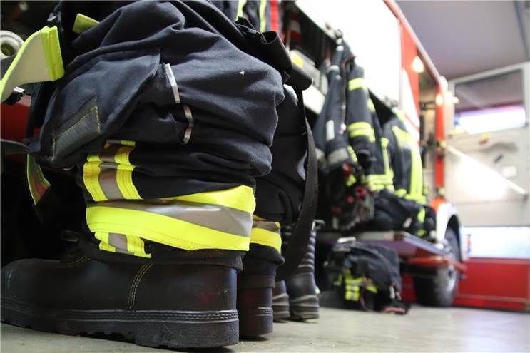 Koblenz: Feuerwehr rettet 15 Menschen aus brennenden Mehrfamilienhaus