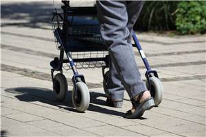Bonn: 75-jähriger Fußgänger lebensgefährlich verletzt