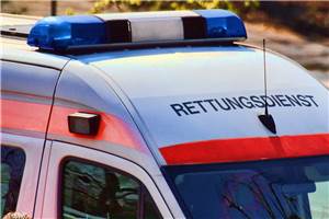 Schwerer Unfall bei Mülheim-Kärlich: Transporter kracht in Auto