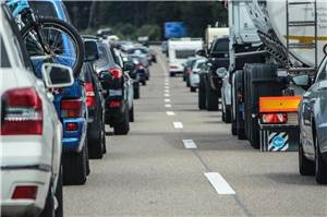Neuwied: LKW-Fahrer blockiert Rettungsgasse