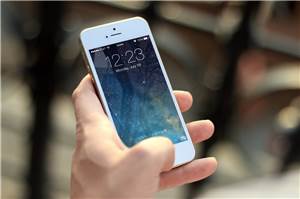 Andernach: Schrottsammler lassen Handy mitgehen