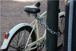 Vollgefedertes E-Bike gestohlen