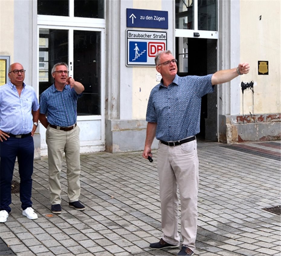 Bürgermeisterkandidat Uwe
Bruchhäuser unterwegs in Bad Ems