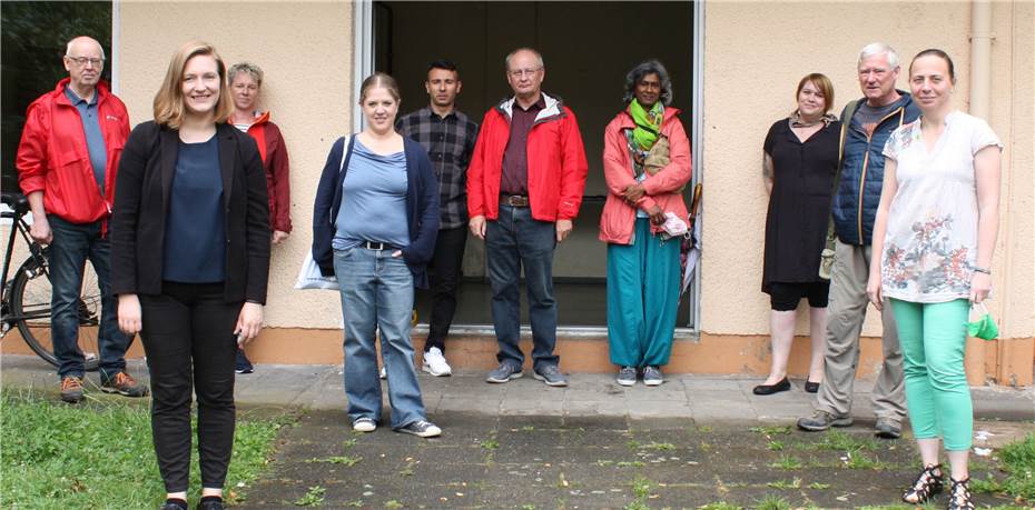 Katharina Binz besucht Flüchtlingssammelunterkunft in Kripp