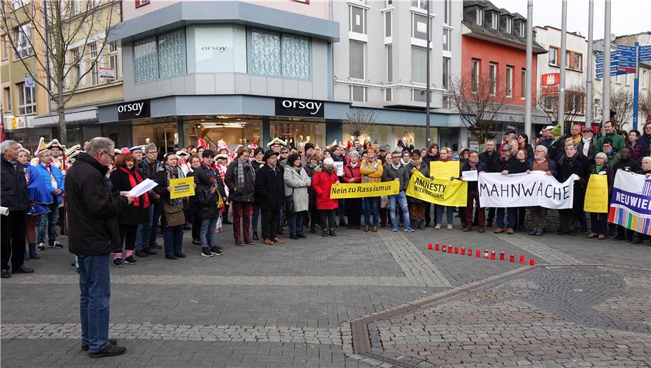 Mahnwache gegen Rassismus und zum Gedenken der Opfer von Hanau