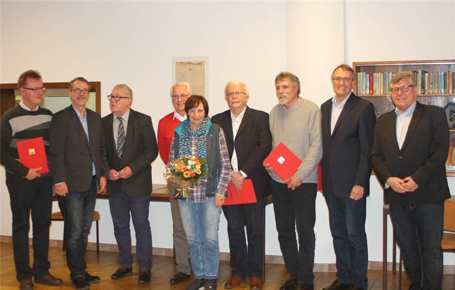SPD ehrt langjährige Mitglieder beim traditionellen Heringsessen
