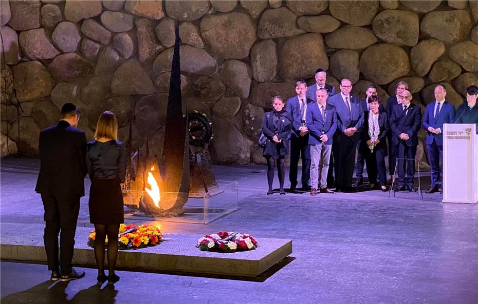 Kranz an der Gedenkstätte
Yad Vashem niedergelegt