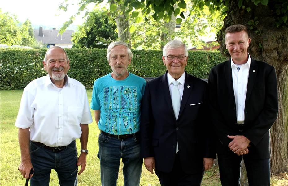 Günter Küpper gesellt zu den Beigeordneten Wolfgang Plöger und Markus Winkelbach