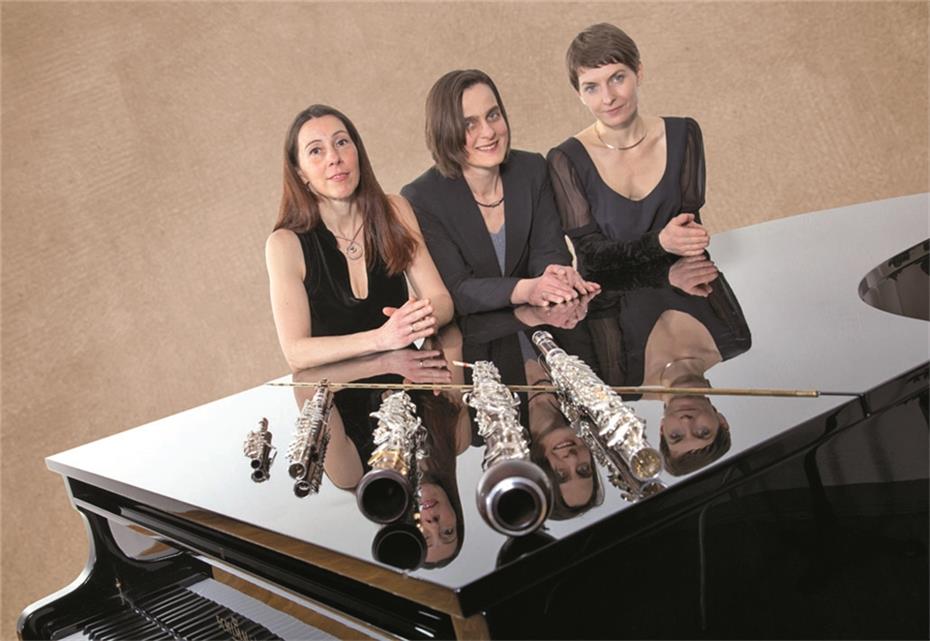 „Spiel der Impressionen“
mit dem Trio Subéja
