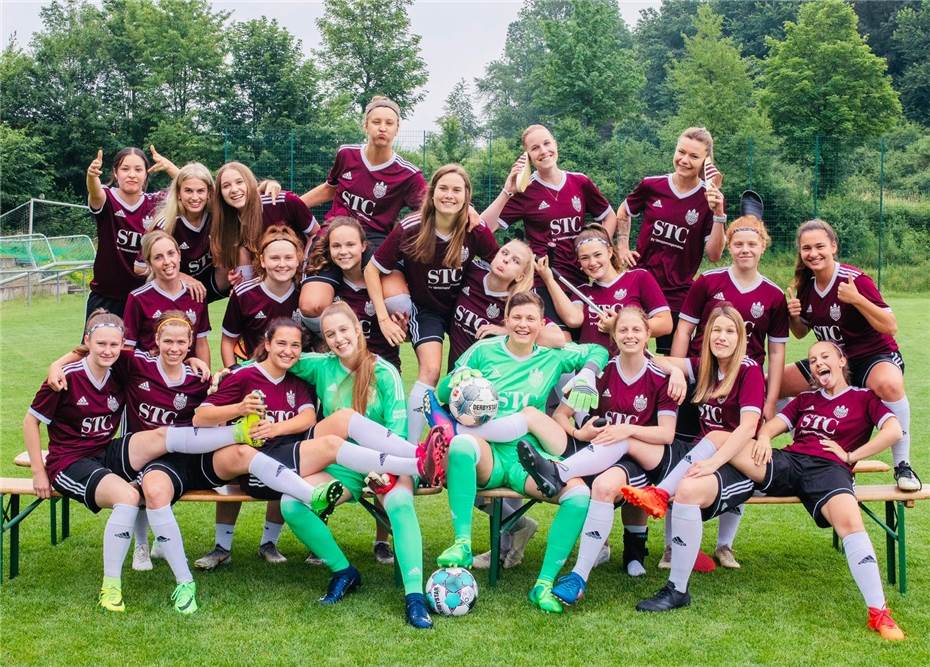 Frauenfußballverein
sucht Sponsoren und Spender
