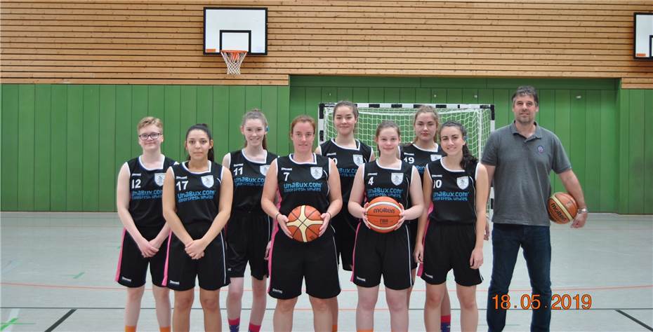 Weibliche Damenmannschaft
spielt in Hessen