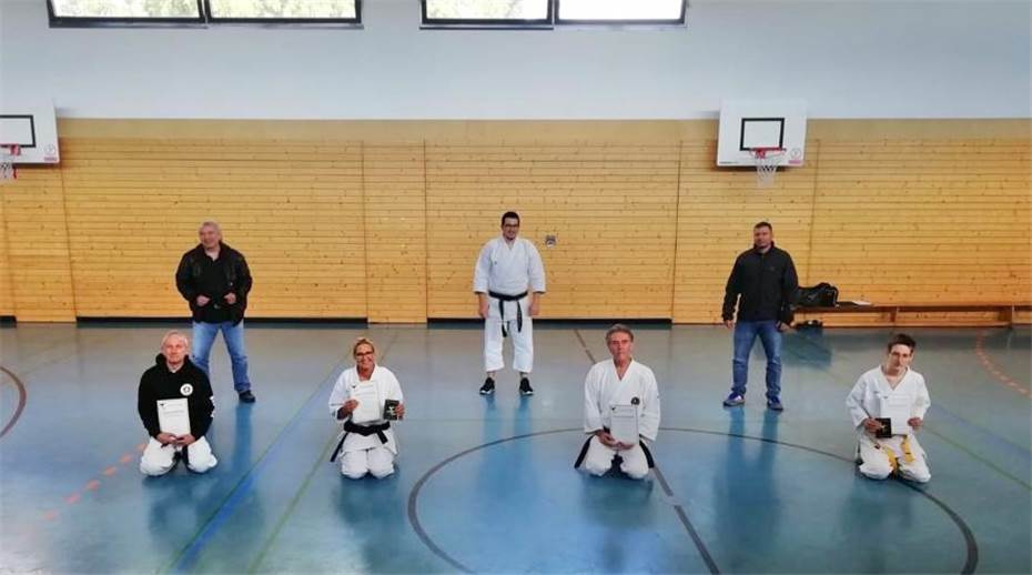 Erfolgreiche Prüfungen im Karate