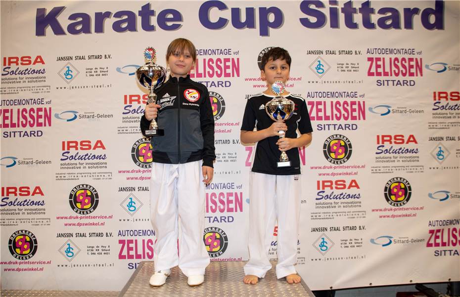 Zwei Mal Silber und ein Mal
Bronze beim Karate Cup Sittard