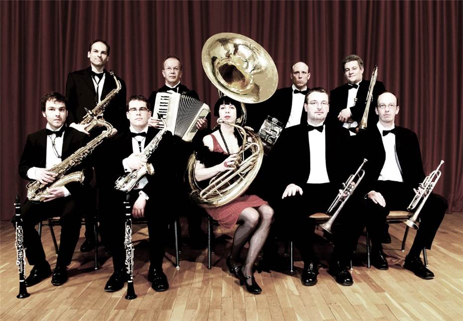 Chansons und Schlager der 20er Jahre mit dem „KAROEL Orchester“