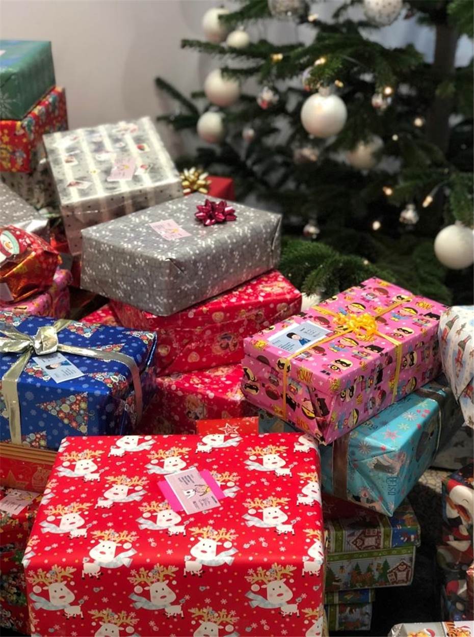 Weihnachtspäckchen für Kinder in Not