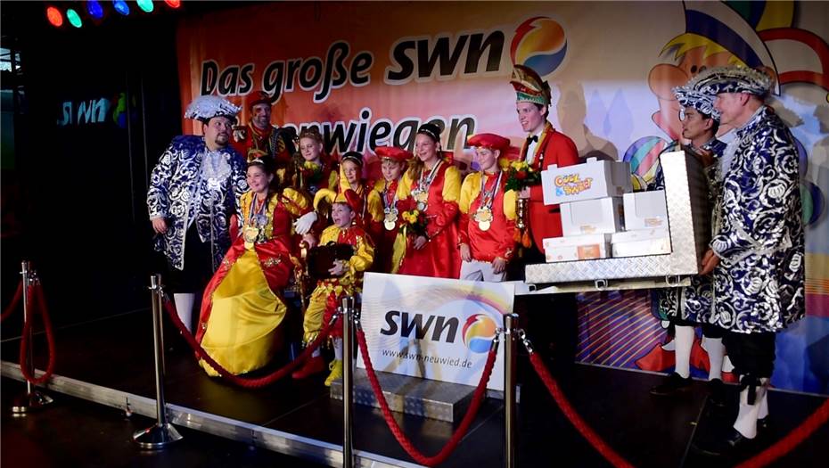 Team aus zwei Karnevalsvereinen
gewinnt Hauptpreis beim Prinzenwiegen