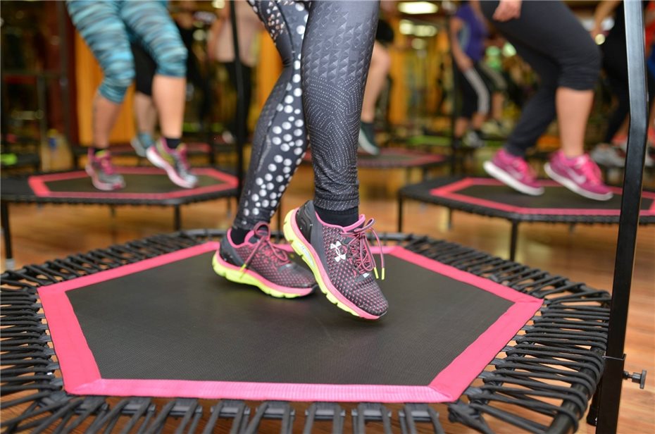 Trampolin-Workout – Fitness mit
riesigem Spaßfaktor und Suchtpotenzial
